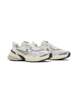 Nike V2K Run Summit White Metallic Silver WMNS - Фото №2