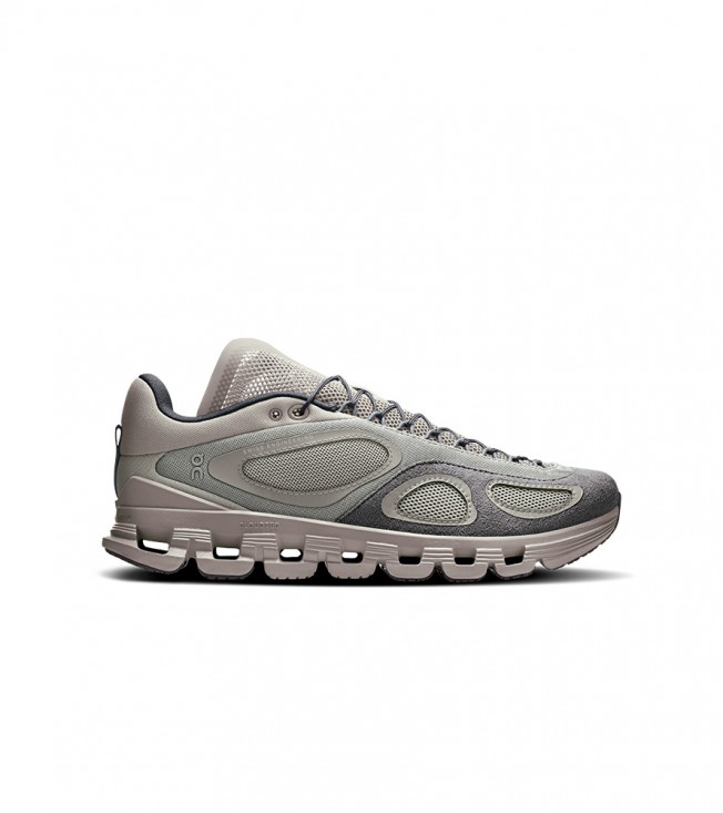On Cloud X Fka Black Desert (WMNS)