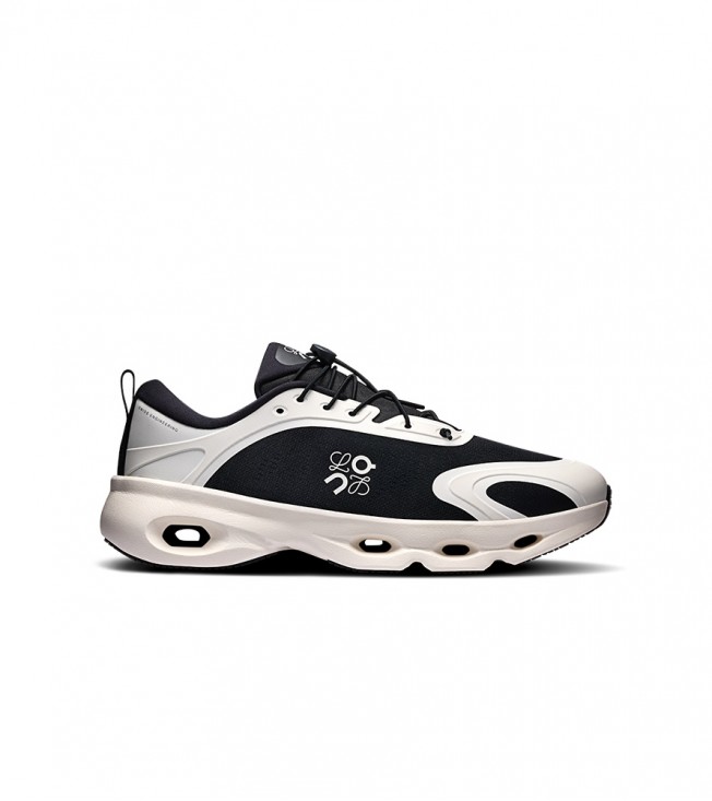 On Running Cloudsolo Loewe Black Eggshell