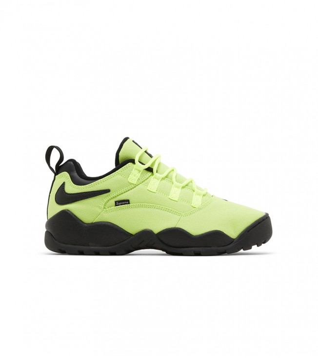 Nike SB Darwin Low Supreme Volt