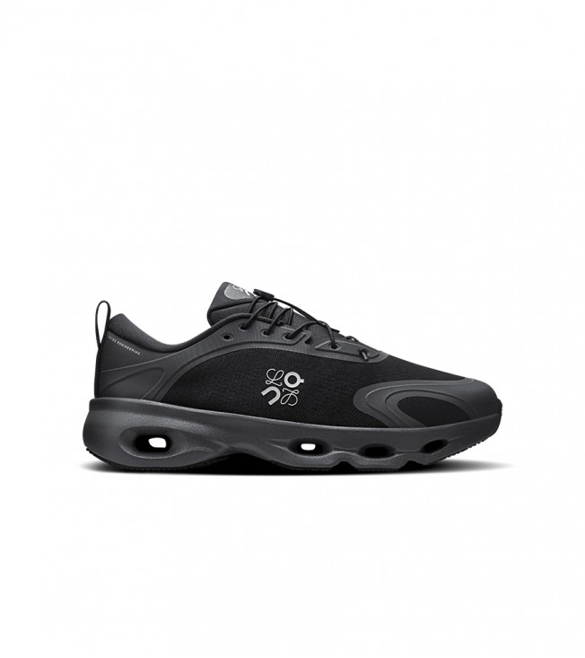 On Running Cloudsolo Loewe Black