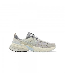 Nike V2K Run Light Bone Metallic Platinum WMNS