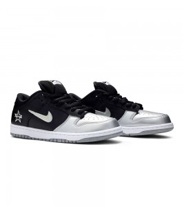 Supreme x Nike SB Dunk Low Metallic Silver - Фото №2