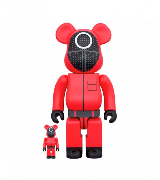 Bearbrick x Squid Game Guard (Circle) 100% & 400% Set