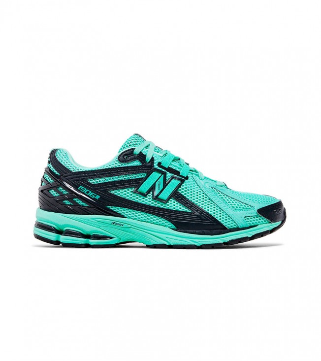 New Balance 1906R size? Exclusive Green Black