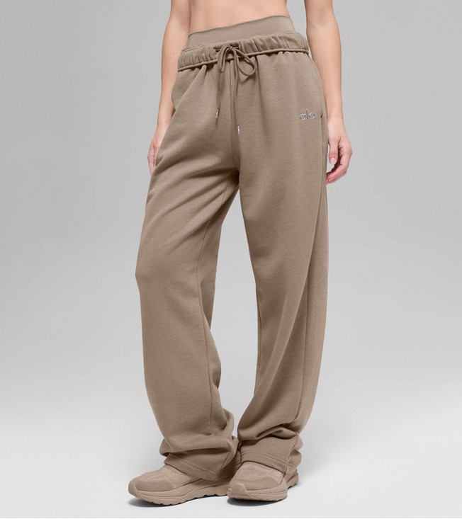 Штаны Alo Yoga Accolade Straight Leg Gravel