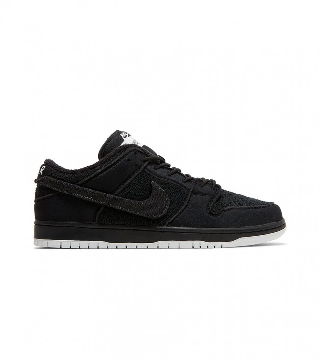 Nike SB Dunk Low Gnarhunters