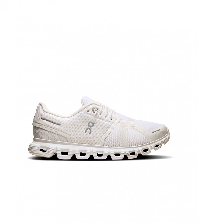 On Running Cloud 6 Wide White White Wmns