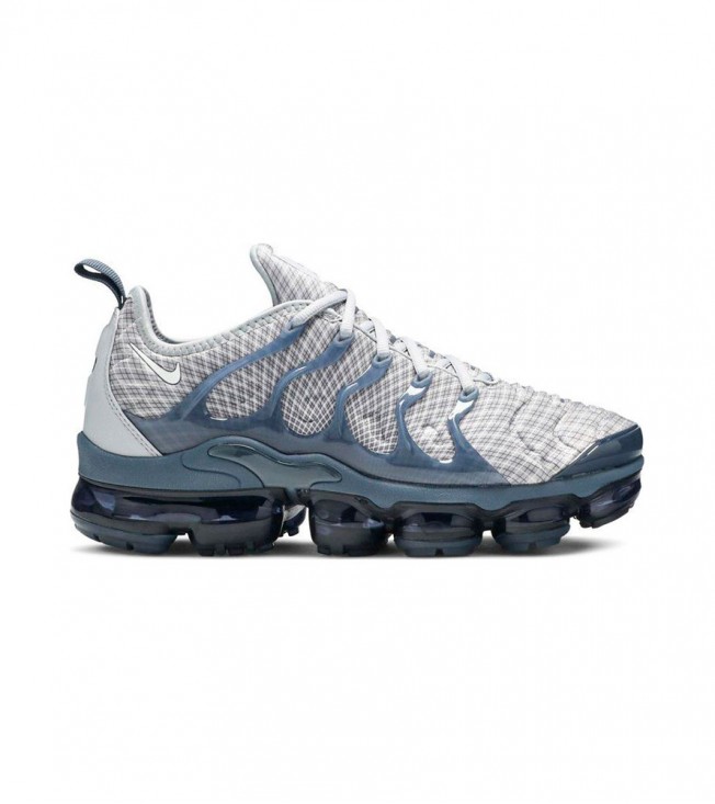 NIKE AIR VAPORMAX PLUS